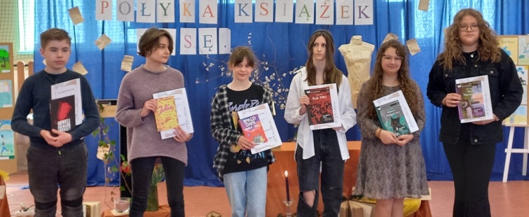 Powiększ obraz: Międzyszkolny Konkurs Pięknego Czytania 